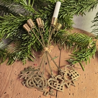 messing-balance-juletraesstager-vedhaeng-stjerne-kringle-hjerte-juletrae-retro-julestager-til-juletraet-
